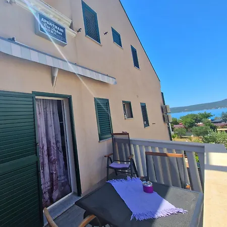 Apartament Cro Behar 2 *