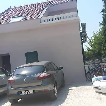 Cro Behar 2
