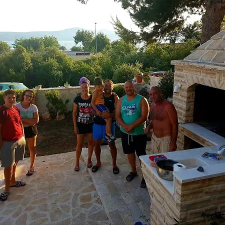 Διαμέρισμα Cro Behar 2