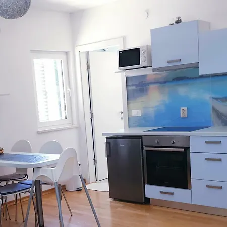 Cro Behar 2 Apartment *